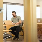 Edukacja online i korepetycje: E-learning w erze cyfrowej