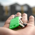 Mikrocement na podłogę - czy warto zainwestować w ten rodzaj wykończenia?